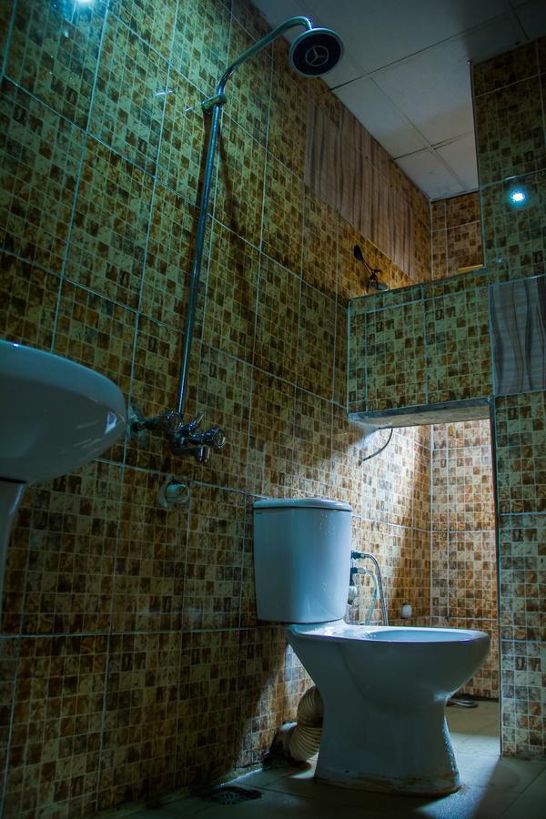 Glasshouse Hotel And Suites Egba Extérieur photo