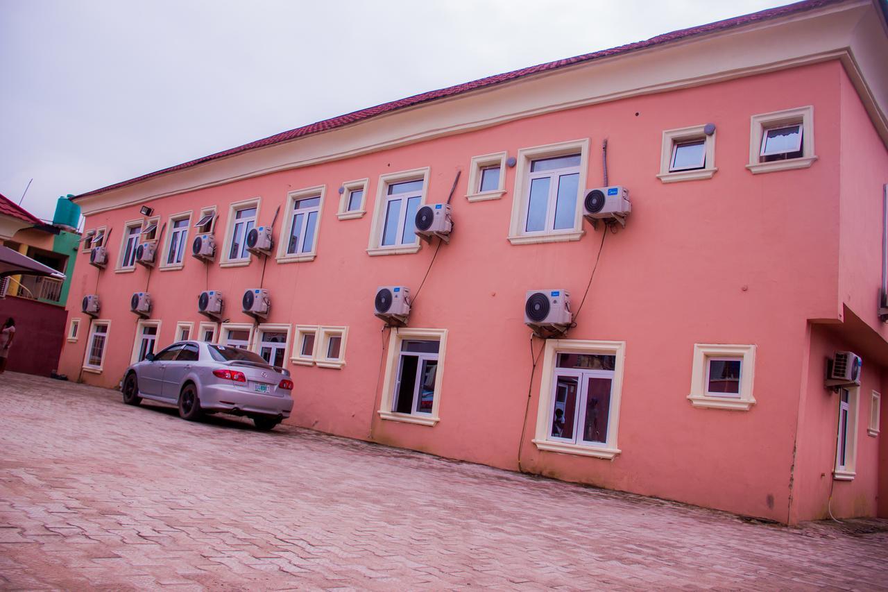 Glasshouse Hotel And Suites Egba Extérieur photo