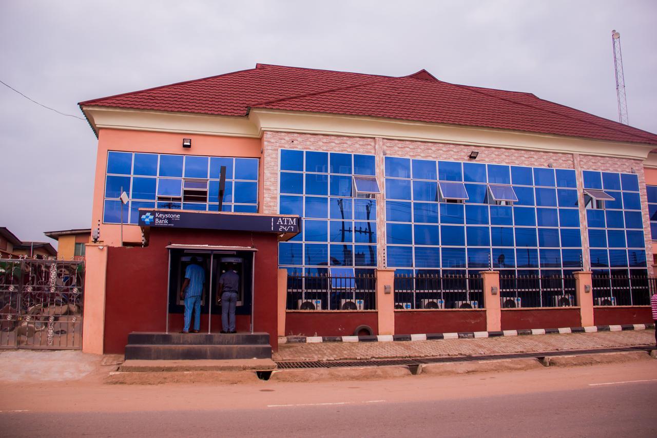 Glasshouse Hotel And Suites Egba Extérieur photo