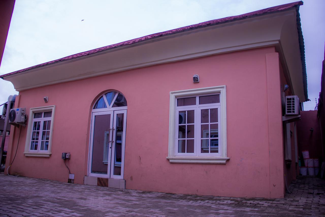 Glasshouse Hotel And Suites Egba Extérieur photo