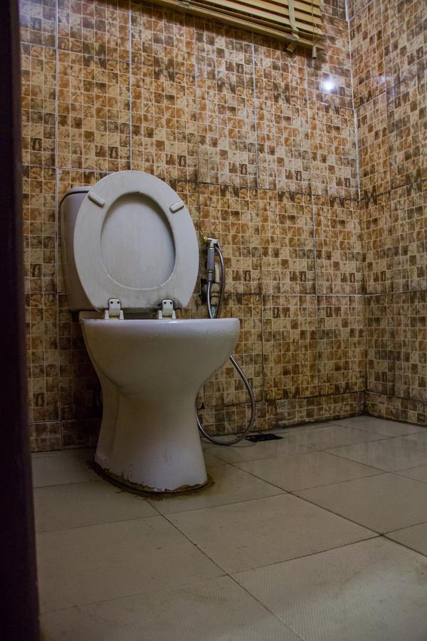 Glasshouse Hotel And Suites Egba Extérieur photo