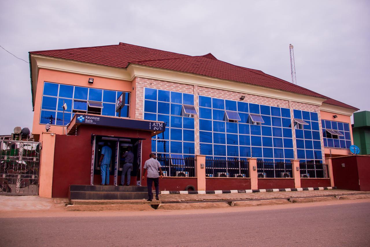 Glasshouse Hotel And Suites Egba Extérieur photo