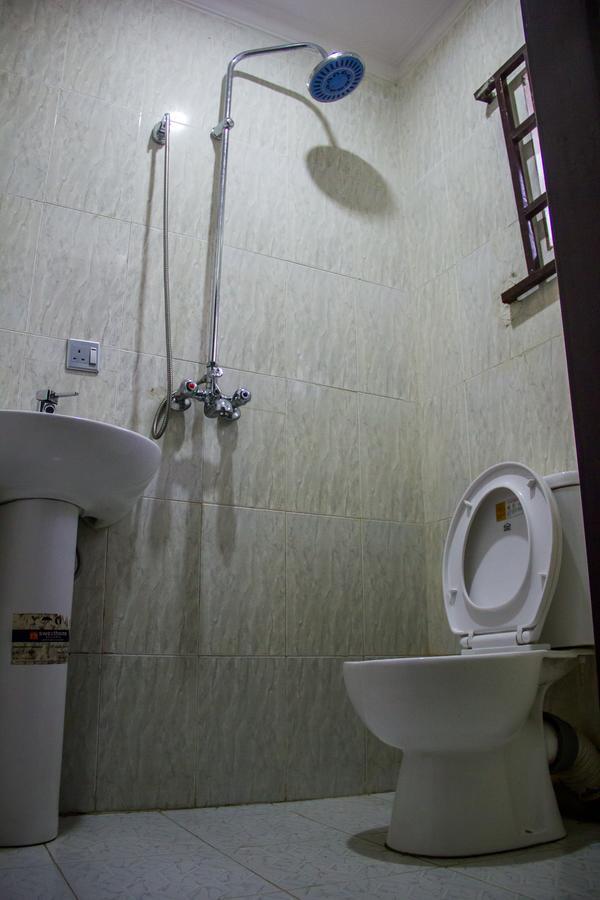 Glasshouse Hotel And Suites Egba Extérieur photo